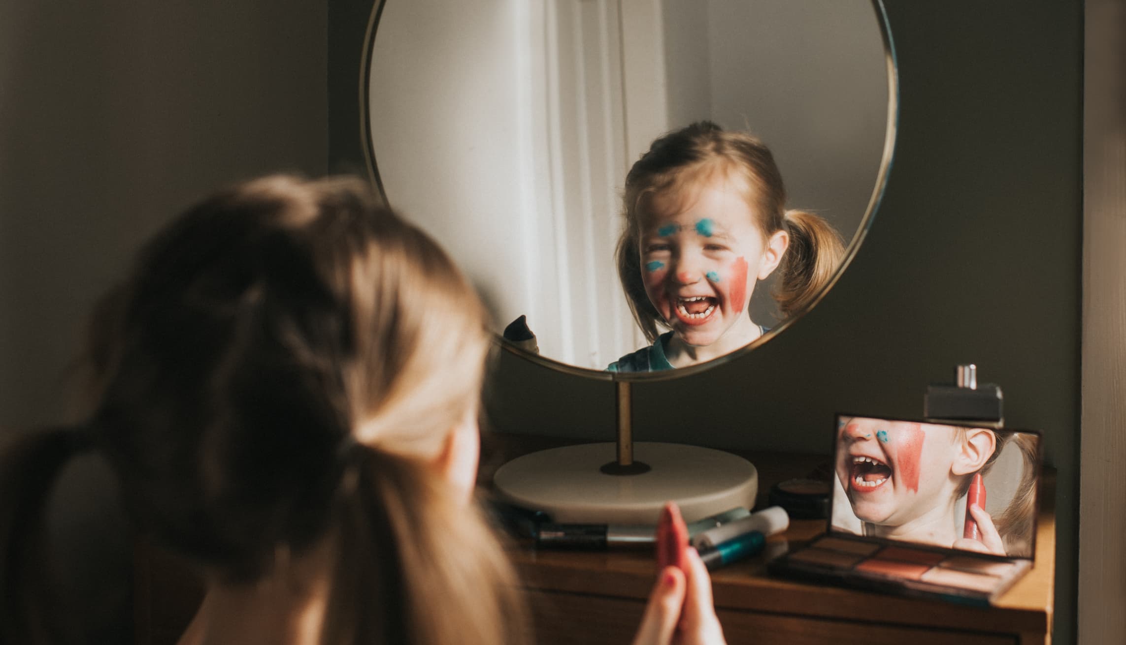 ¿Por qué permitir que tus hijos se maquillen?