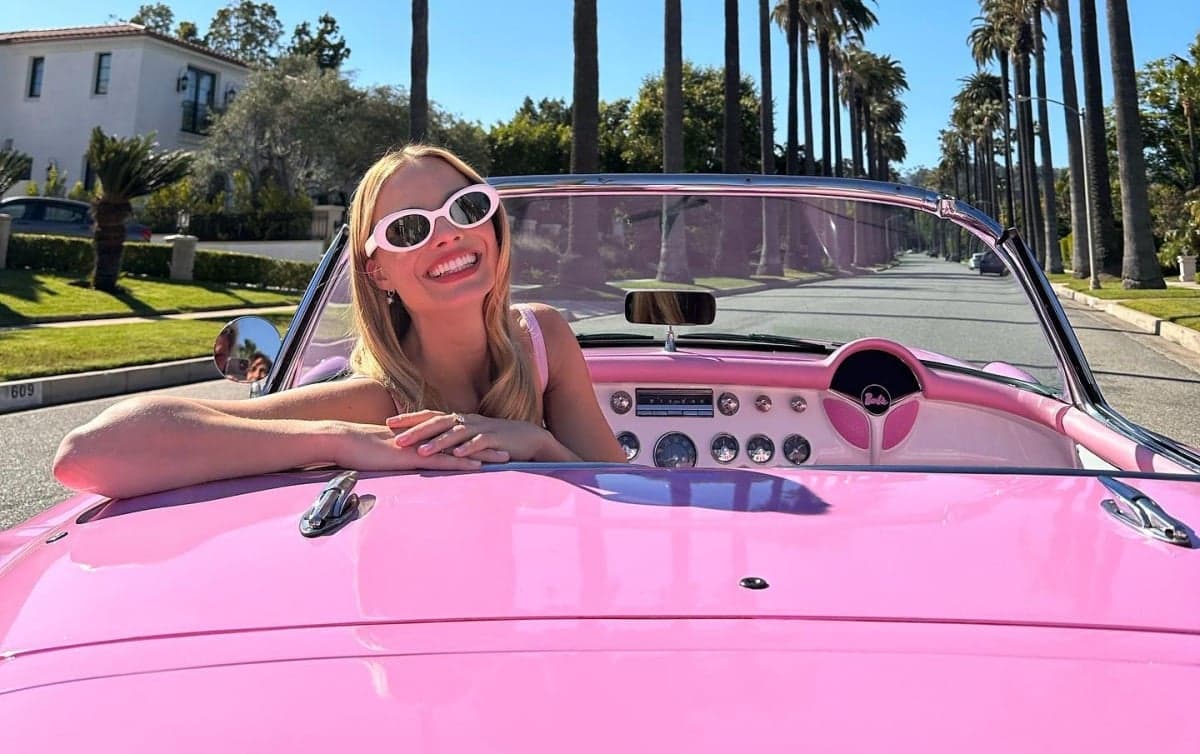 Margot Robbie brilla como la Barbie viviente