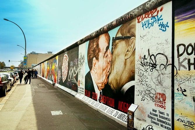Muro de Berlín |: 12 lugares para tomar fotografías más populares | bayas de cerebro