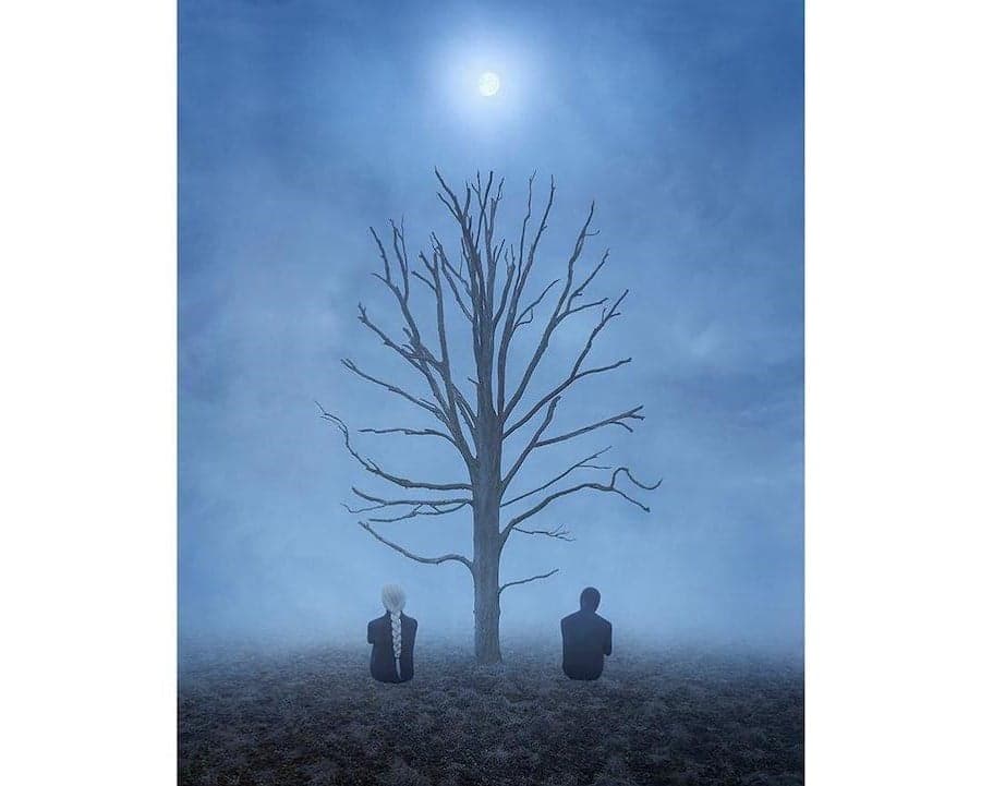 Justo a tu lado Fotografía surrealista que explora el solitario mundo interior del hombre. bayas de cerebro