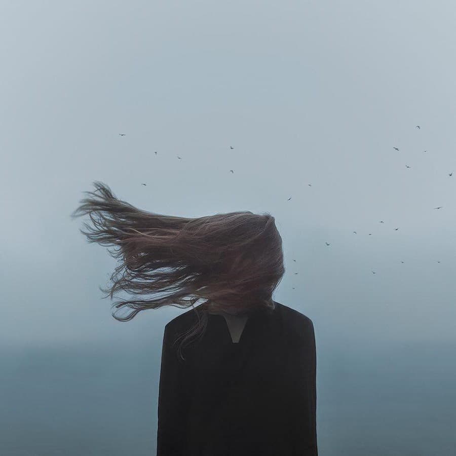 Tranquilidad de espíritu Fotografía surrealista que explora el solitario mundo interior del hombre. bayas de cerebro