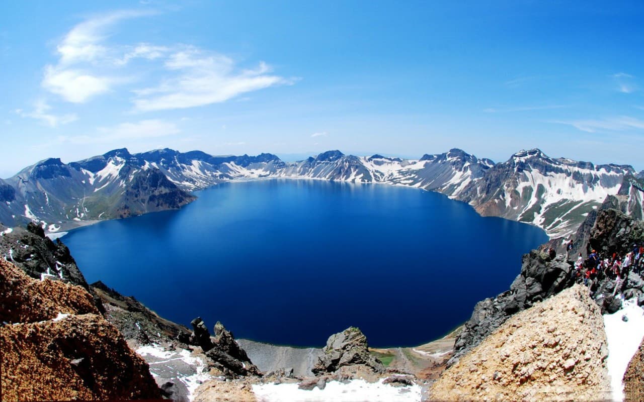 Los 9 lagos de cráter más bellos del mundo