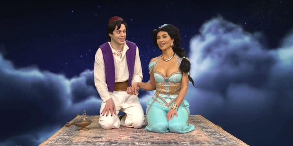 Kim Kardashian y Pete Davidson en realidad están saliendo.