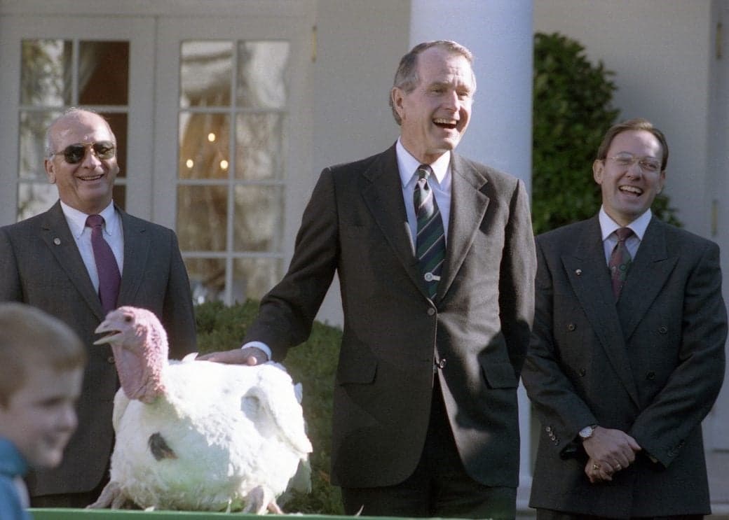 Bush 41 es el presidente que comenzó una tradición de perdonar a Turquía 10 hechos de Acción de Gracias que se pondrá al día | Bayas cerebrales