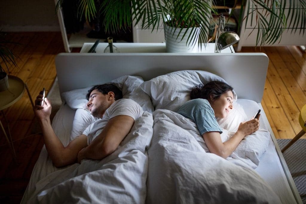 Las implicaciones científicas al intercambiar los lugares de la cama con su pareja.