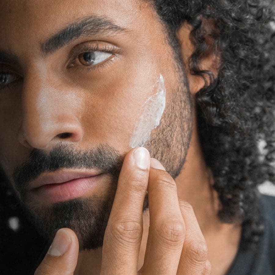 Doce recomendaciones para el cuidado de la piel masculina durante el invierno.