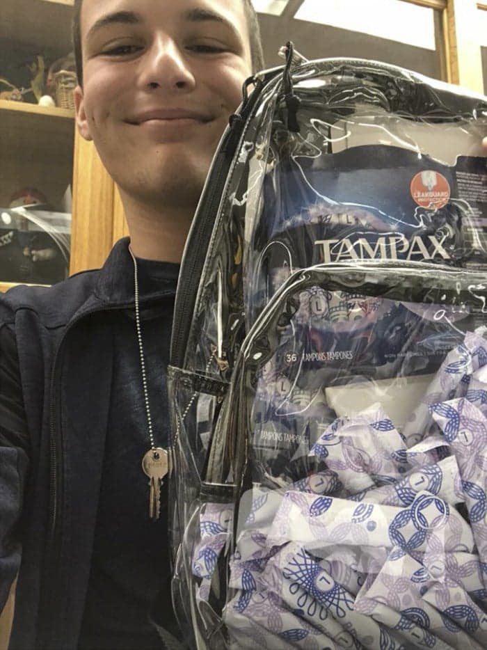 Los alumnos de Parkland fabrican bolsas adecuadas