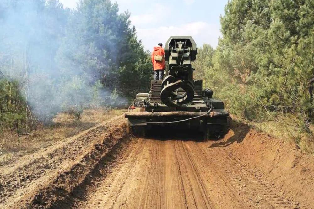 Un incendio forestal amenaza a los niños con convertirse en un desastre nuclear