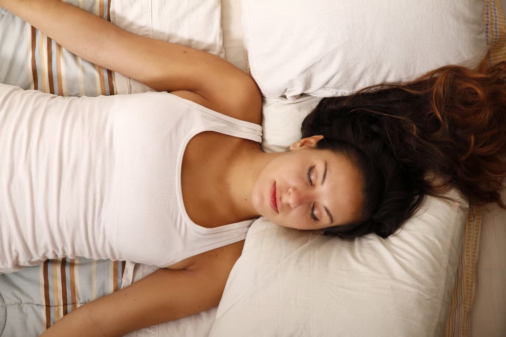 ¿De qué manera influyen las posturas para dormir en la salud?