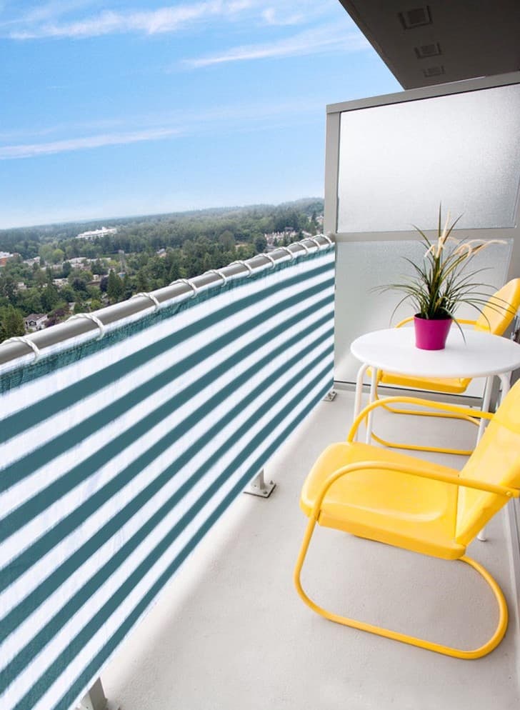 Balcón con pantalla de privacidad |: 10 ideas acogedoras para balcones | su belleza