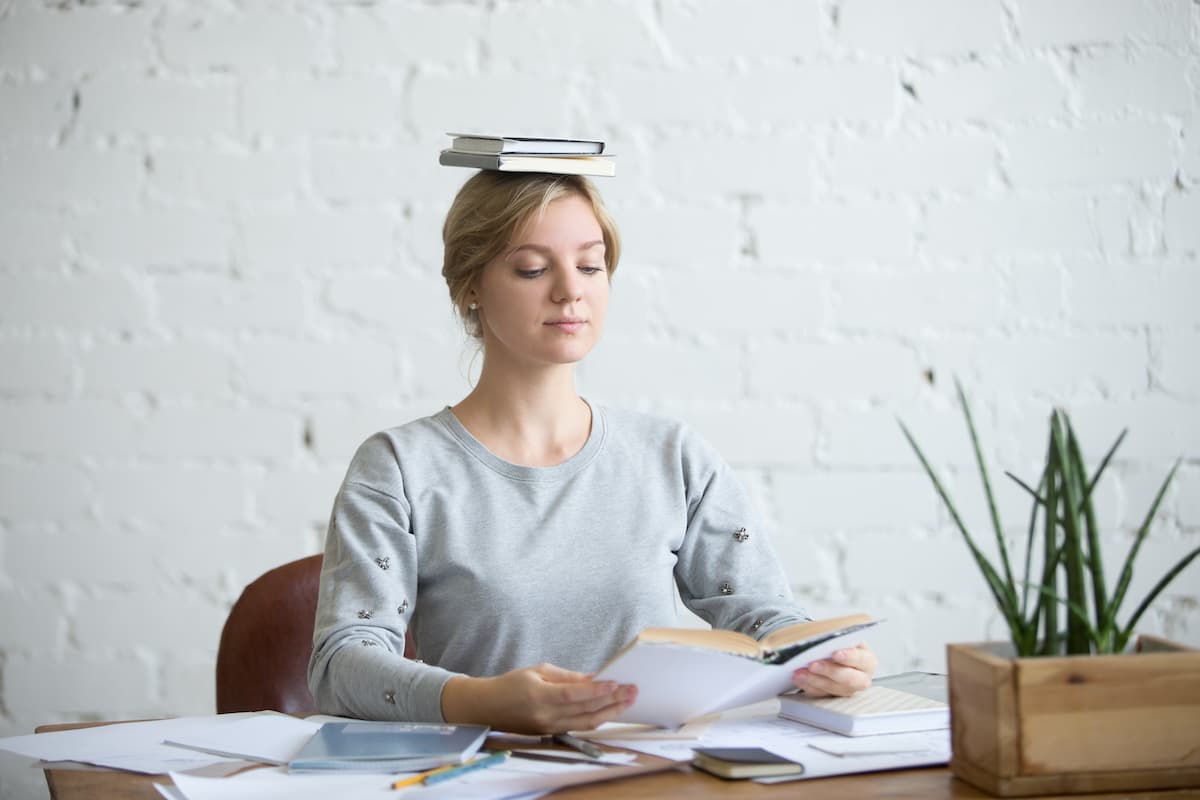 7 costumbres diarias que afectan negativamente tu postura
