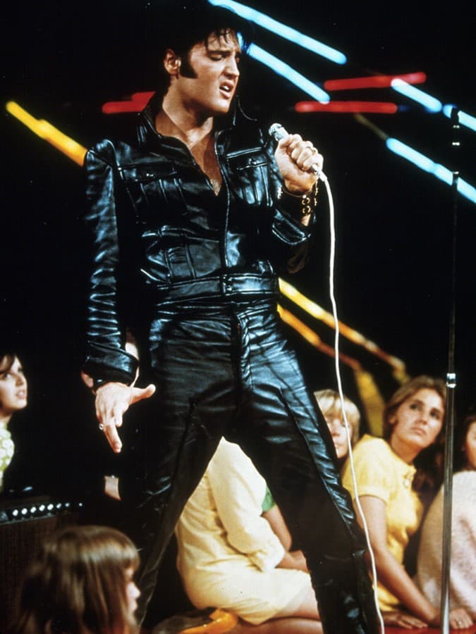 Elvis Presley#1 | Moda a través de las décadas. 6 hombres icónicos |: Su Belleza