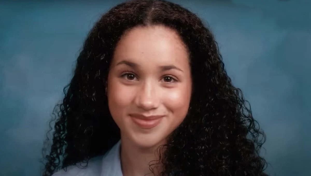 Imágenes inéditas de la juventud de Meghan Markle brindan nuevas visiones.