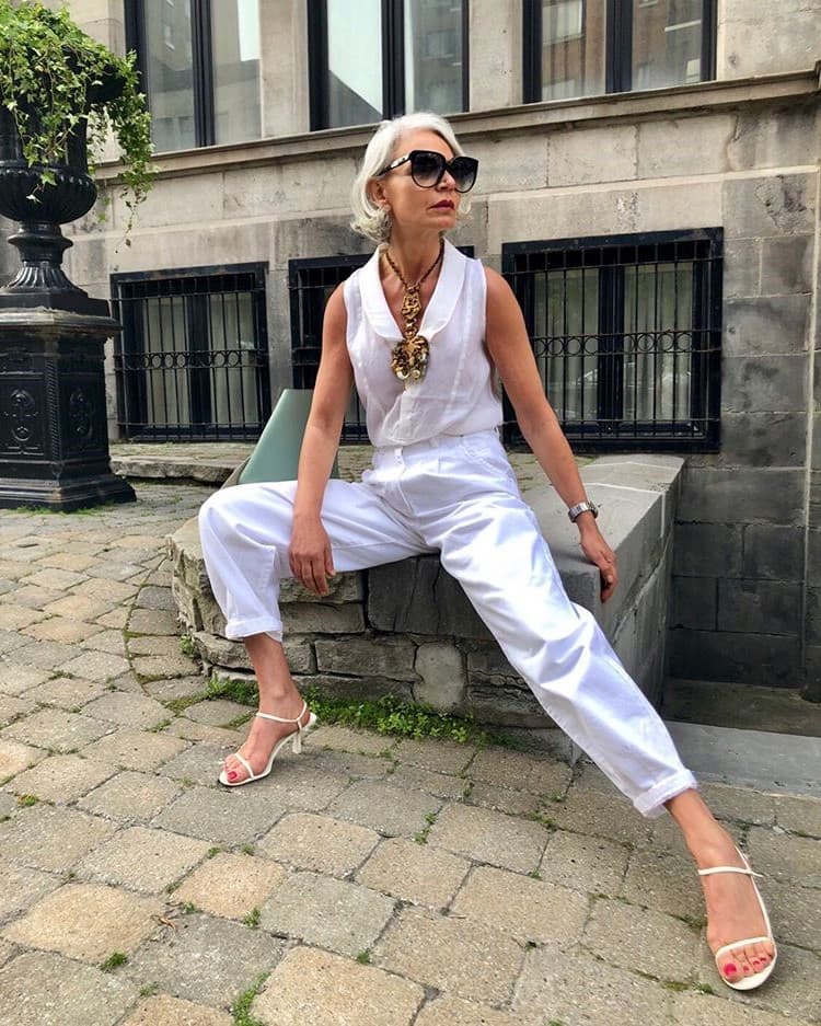 Traje blanco de Grace Ghanem |: 12 mujeres mayores de 50 años ridículamente elegantes | su belleza