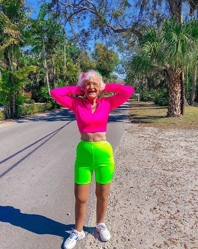 Traje de Baddie Winkle | 12 mujeres ridículamente elegantes mayores de 50 años | su belleza