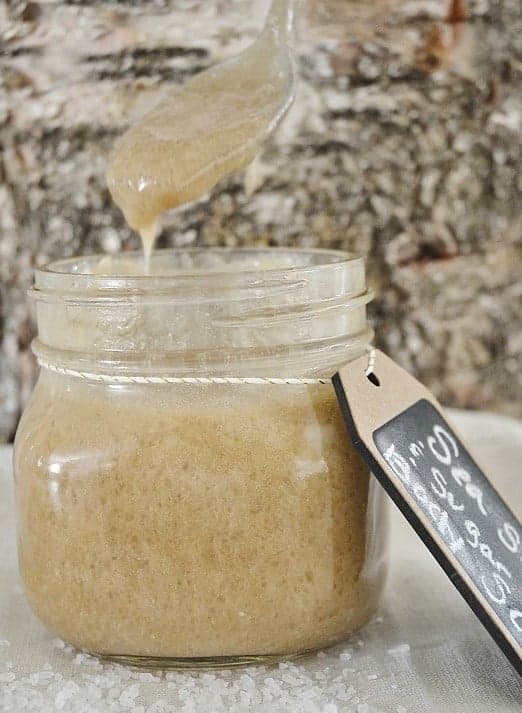 Exfoliante con sal marina y azúcar | 10 recetas caseras de exfoliante con sal marina | su belleza