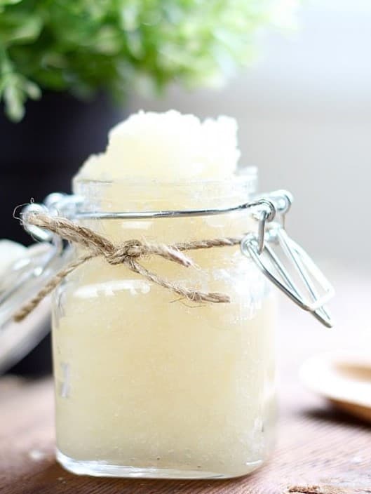 Exfoliante de lavanda y vainilla | 10 recetas caseras de exfoliantes con sal marina | su belleza
