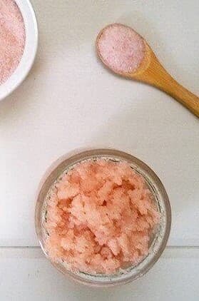 Exfoliante de sal del Himalaya #2 | 10 recetas caseras de exfoliantes con sal marina | su belleza