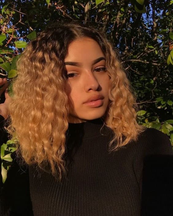 Peinados en capas para cabello medio |: 6 ideas para cabello rizado que te harán sentir atrevida | su belleza