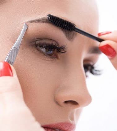 Cómo recortar tus cejas sin estropearlas Su Belleza