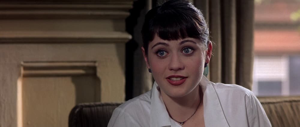 26 celebridades icónicas y sus películas debut calificadas.