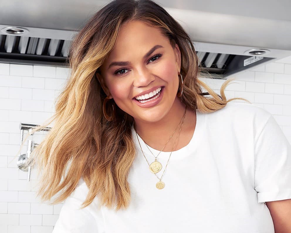 Chrissy Teigen | 8 modelos femeninas famosas e inspiradoras de la actualidad | su belleza