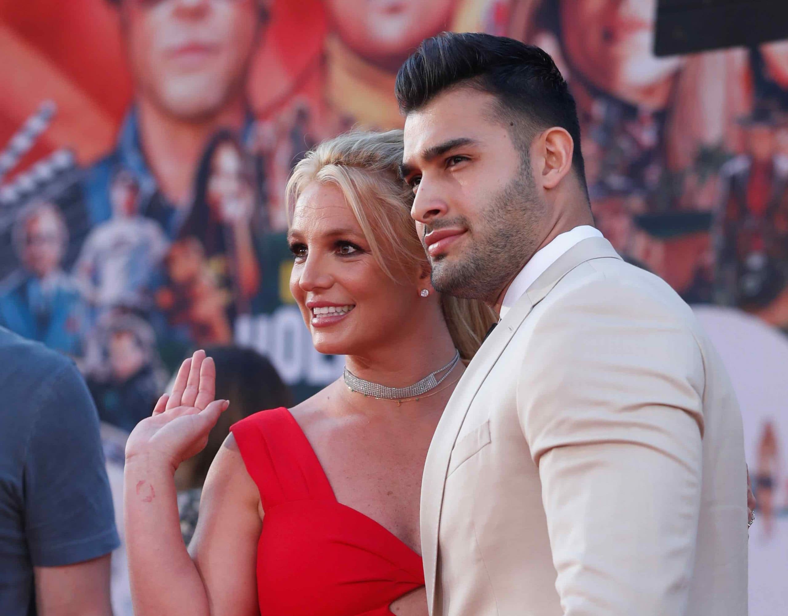 Britney Spears es reconocida por TIME como la personalidad más influyente y anuncia su próxima boda.