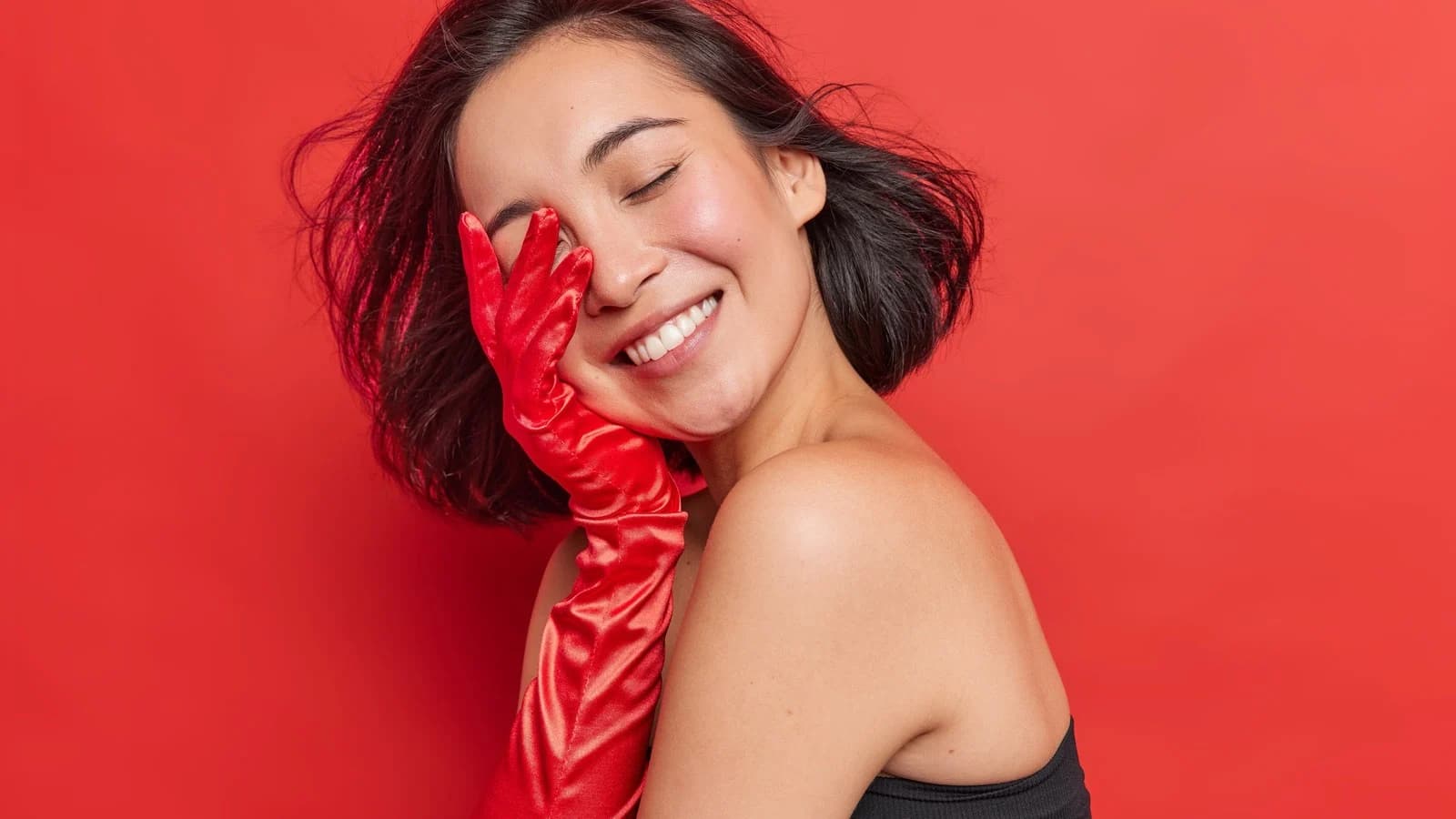 Los guantes de ópera son la nueva moda para añadir un toque dramático.