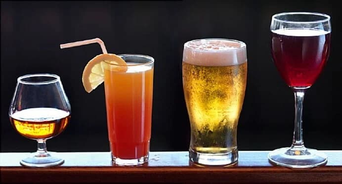 Alcohol | 7 alimentos que están arruinando tu piel | su belleza