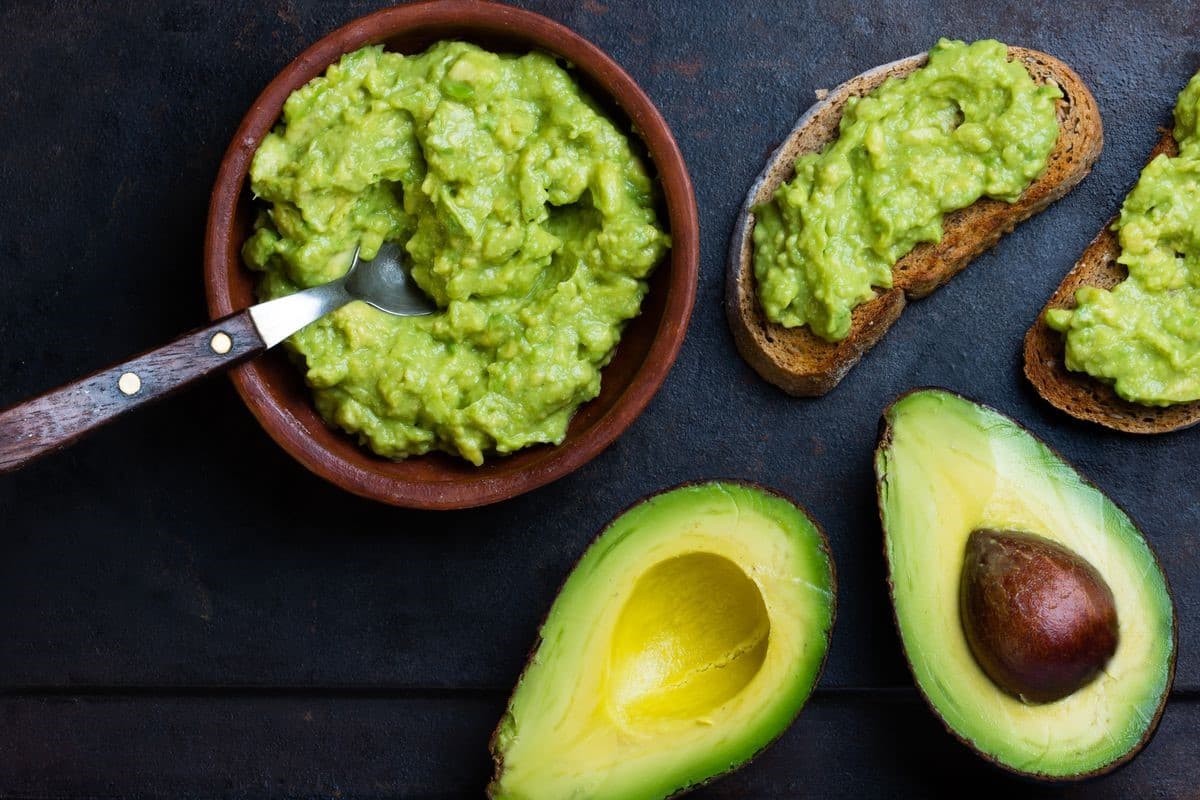 Aguacate 10 alimentos que tratan enfermedades de la piel | su belleza