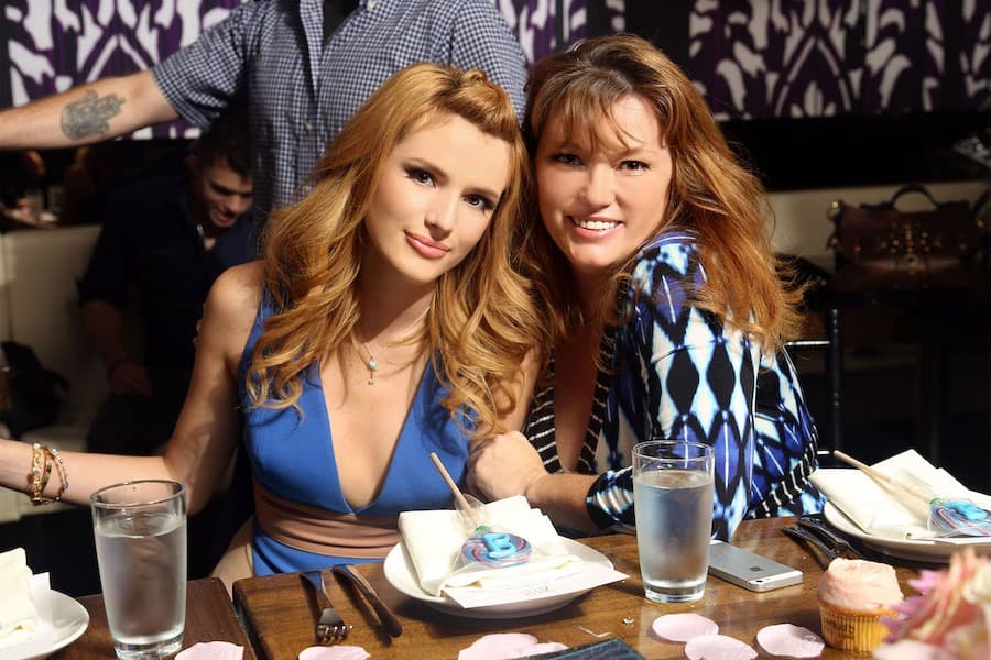 ¿Quién es la madre de Bella Thorne? |: 8 cosas que querías saber sobre Bella Thorne | su belleza