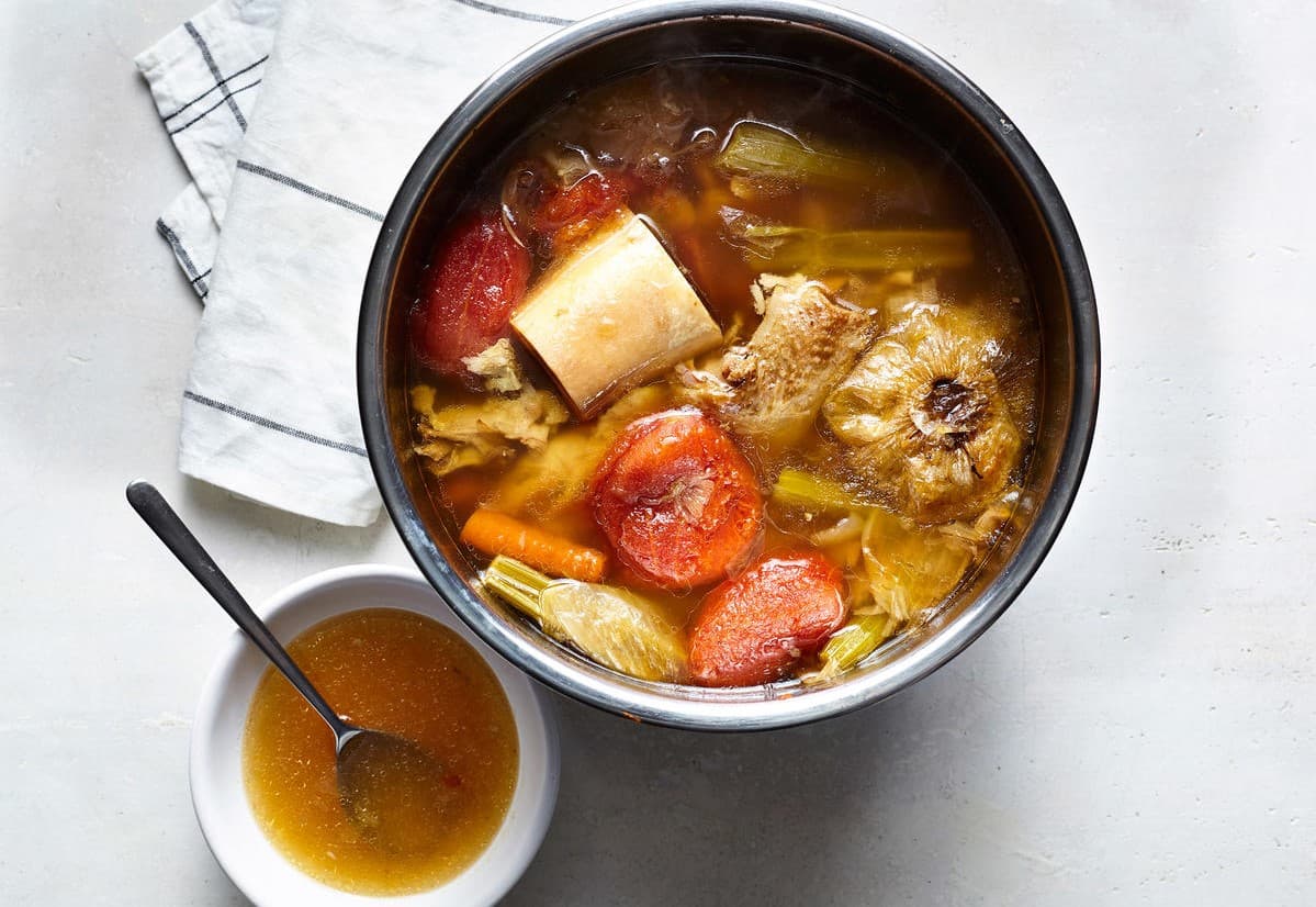 Caldo de huesos |: 10 alimentos que tratan enfermedades de la piel | su belleza