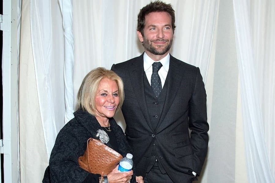 Bradley The Mama's Boy |: 10 cosas que puedes nombrar Bradley Cooper | su belleza