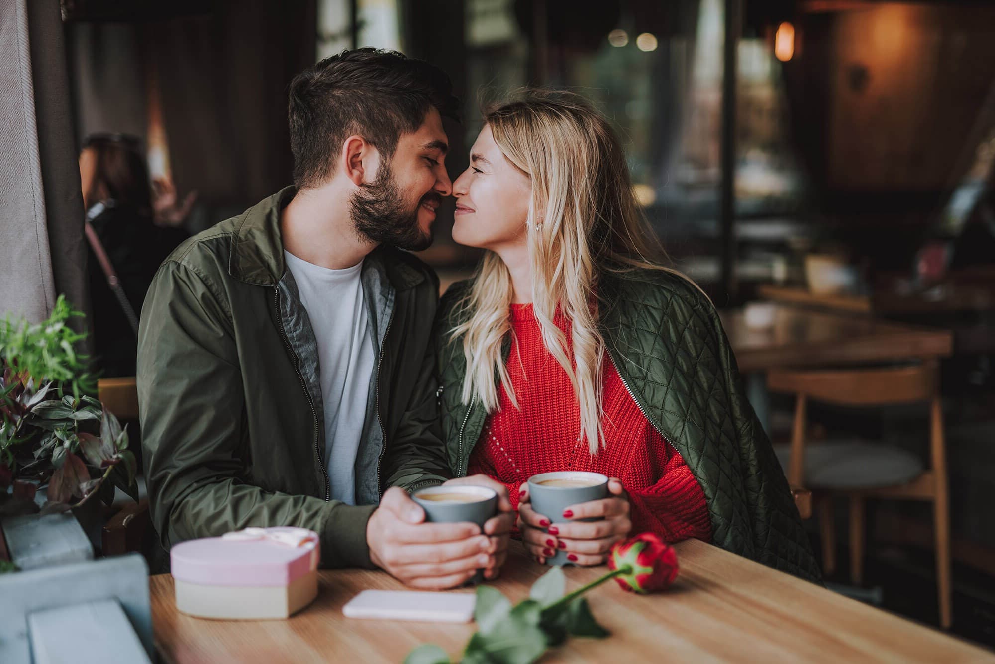 8 adorables maneras de alegrar a tu amigo tras un día difícil.