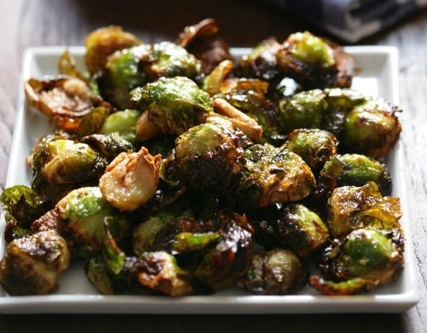 Coles de Bruselas caramelizadas | 8 ideas de platos vegetarianos para la mesa de Acción de Gracias |: Su belleza