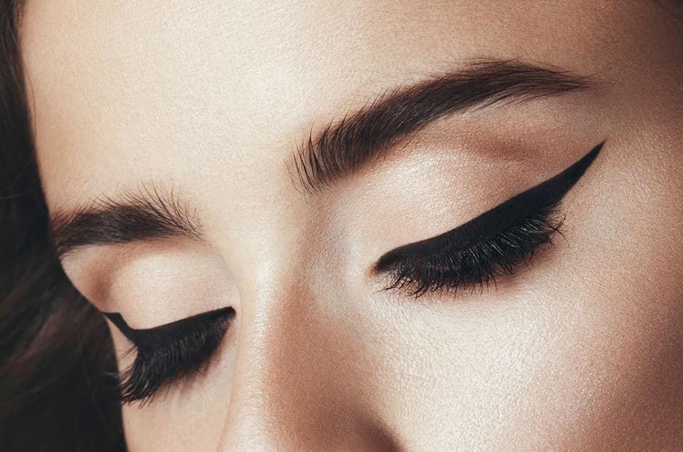 Delineador de ojos de gato | 9 looks de maquillaje clásicos para lucir su belleza