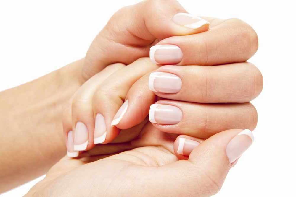 Revisa tus uñas 8 autocontroles que toda mujer debería hacer | su belleza