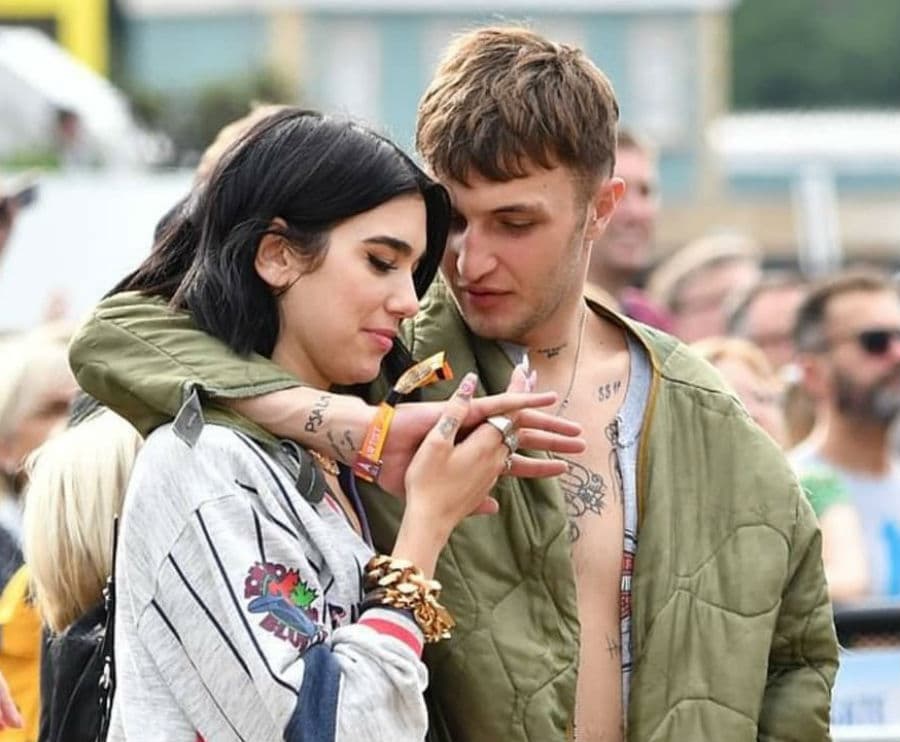 Dua Lipa y Anwar Hadid 7 sorprendentes romances de celebridades que no esperábamos en 2019 | su belleza