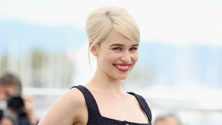No se toma demasiado en serio a sí mismo 8 razones más para amar a Emilia Clarke | su belleza