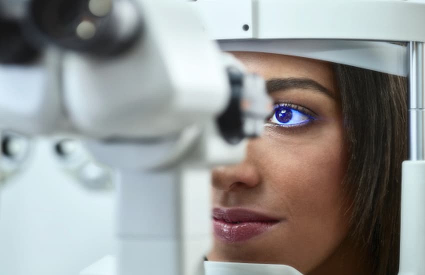 Prueba de la vista | 8 autocontroles que toda mujer debería hacer | su belleza