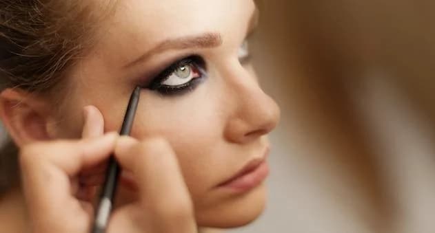 Lápiz de ojos |: Tutorial Smokey Eye para principiantes | su belleza
