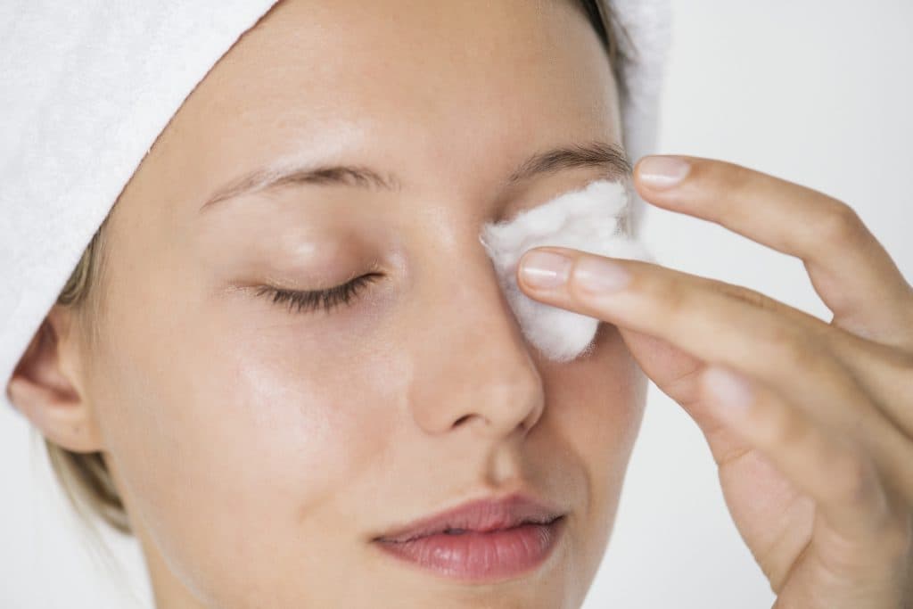 cómo desmaquillarse sin desmaquillante | Cómo quitar el maquillaje (guía adecuada) | Su belleza: