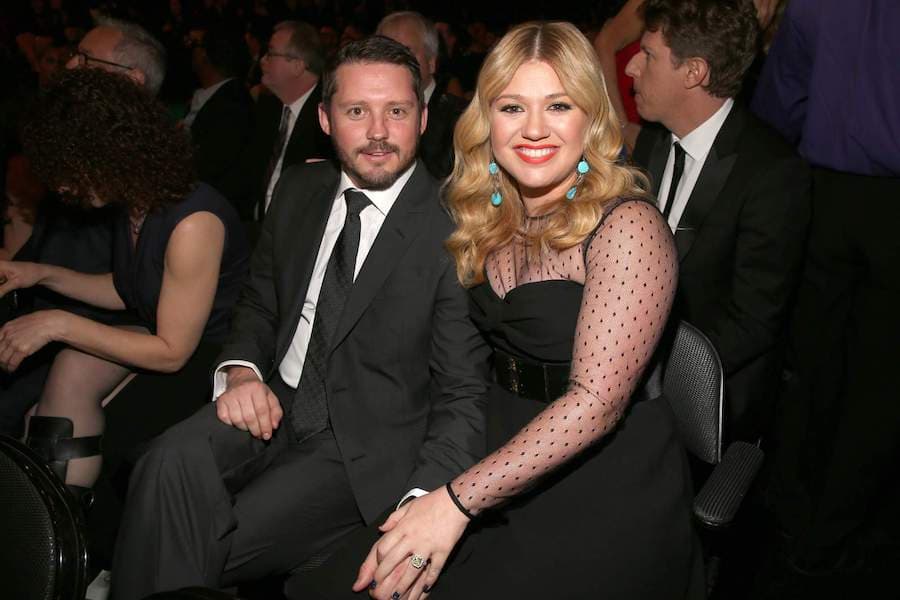 ¿Kelly Clarkson continúa en matrimonio?