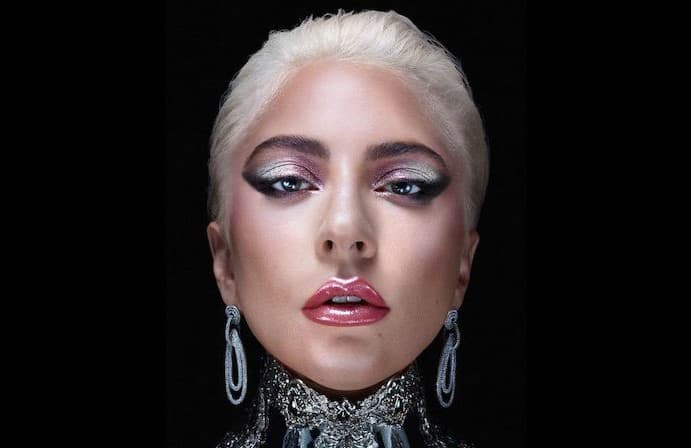 Línea de maquillaje de belleza de Lady Gaga | 8 datos sobre Lady Gaga que todo pequeño monstruo debería saber | su belleza