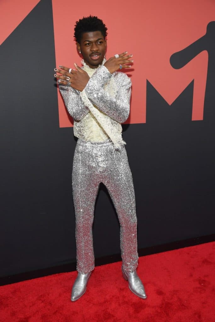 Lil Nas X |: Los mejores looks de los VMA 2019 | su belleza