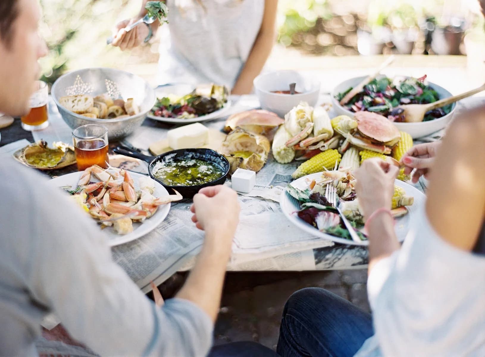 5 motivos que destacan la superioridad de la dieta mediterránea y 5 argumentos que critican la dieta cetogénica.