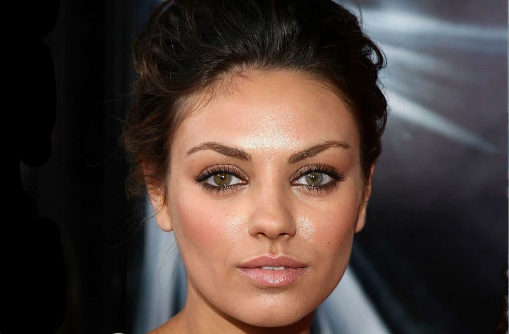 Mila Kunis |: 10 actrices con los ojos más bellos Su Belleza