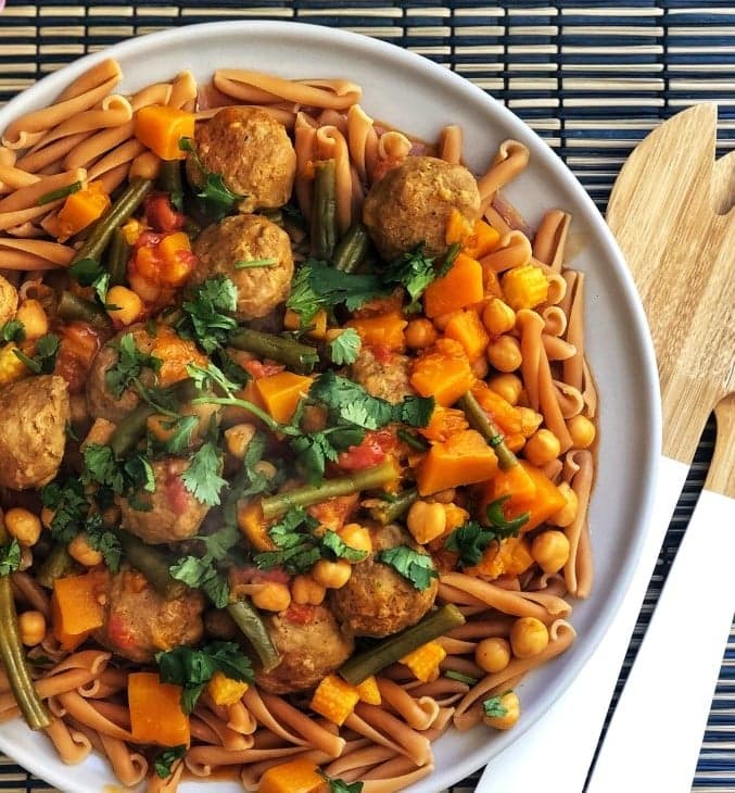 Curry suave de calabaza y albóndigas | 12 recetas saludables de calabaza perfectas para el otoño | su belleza