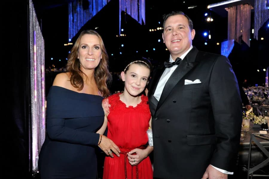 Los padres de Millie Bobby Brown | 7 datos sobre Millie Bobby Brown que nunca supiste | su belleza