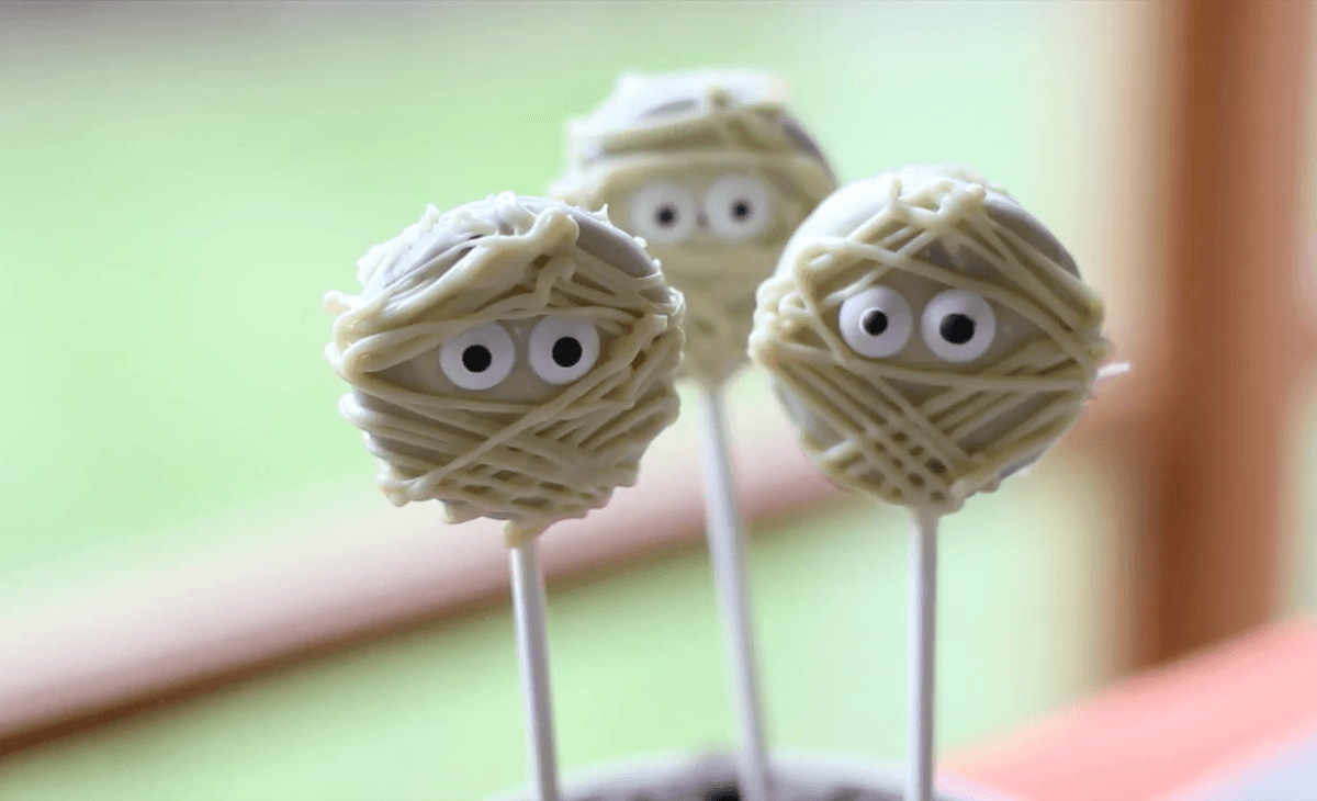Mummy Pops |: 15 ideas fáciles de galletas de Halloween | Su Belleza